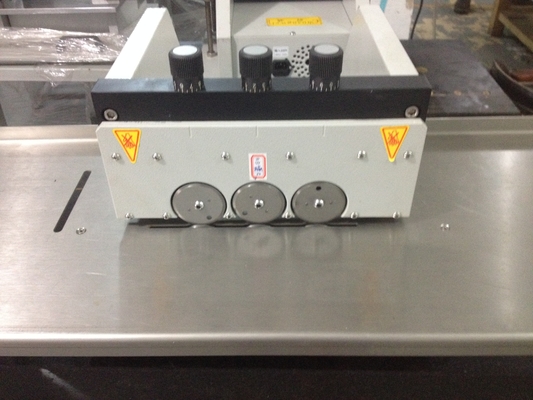 Không giới hạn chiều dài PCB Depanelizer V cắt tách với cắt bảng nhôm rất tốt