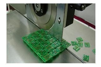 Máy tách PCB để cắt chính xác