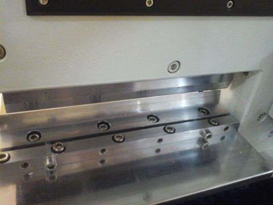 Máy cắt PCB V cho nền nhôm 220V RUV khí nén