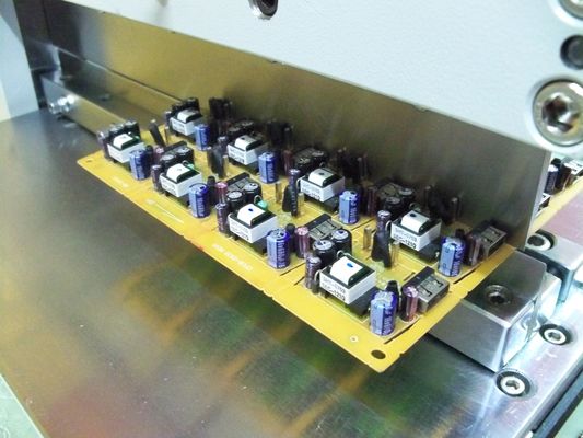 Bảng nhôm Sử dụng Bộ tách PCB cắt chữ V với Lưỡi thép tốc độ cao của Nhật Bản